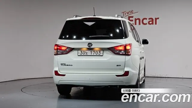 KGM KORANDO TURISMO 2014 — 16 816 км, белый, Корея — под ключ — фото 4