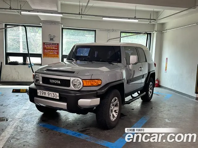 TOYOTA FJ 2014 — 99 700 км, светло-серебристый, Корея — под ключ — фото 3