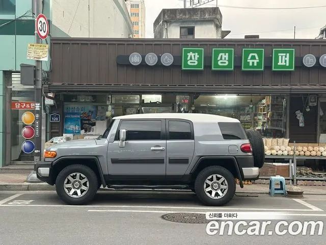 TOYOTA FJ 2014 — 99 700 км, светло-серебристый, Корея — под ключ — фото 7