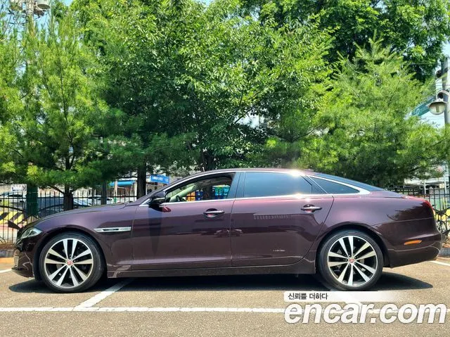 JAGUAR ALL NEW XJ 2019 — 151 000 км, бордовый, Корея — под ключ — фото 8