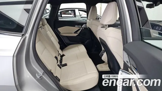 BMW X1 2025 — 5 056 км, серебристо-серый, Корея — под ключ — фото 12