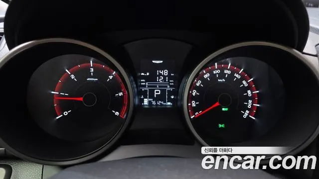 KGM TIVOLI AIR 2016 — 76 124 км, белый, Корея — под ключ — фото 8
