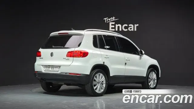 VOLKSWAGEN TIGUAN 2015 — 126 974 км, белый, Корея — под ключ — фото 2