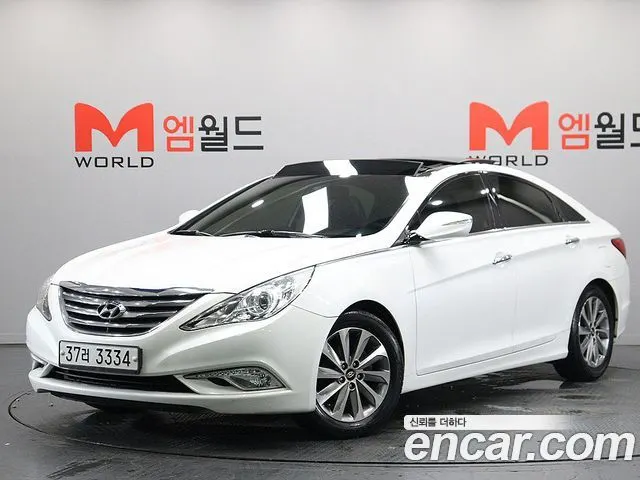 HYUNDAI SONATA THE BRILLIANT 2013 — 240 500 км, белый, Корея — под ключ — фото 1