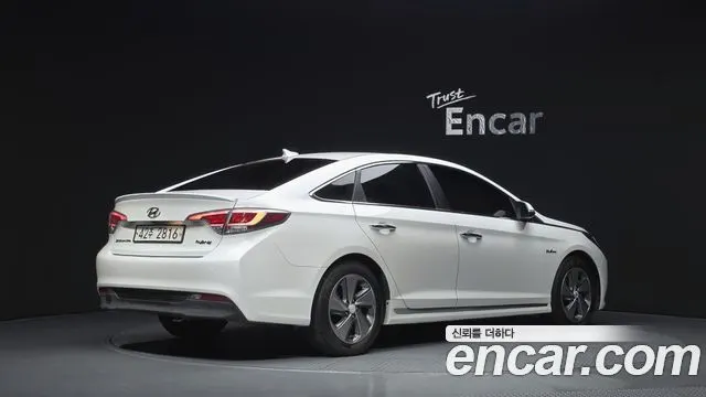HYUNDAI SONATA HYBRID 2015 — 165 875 км, белый, Корея — под ключ — фото 2