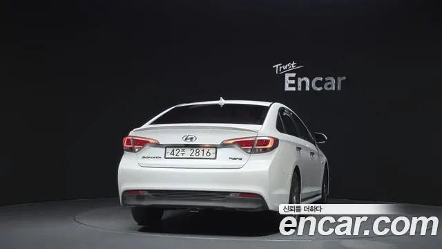 HYUNDAI SONATA HYBRID 2015 — 165 875 км, белый, Корея — под ключ — фото 4