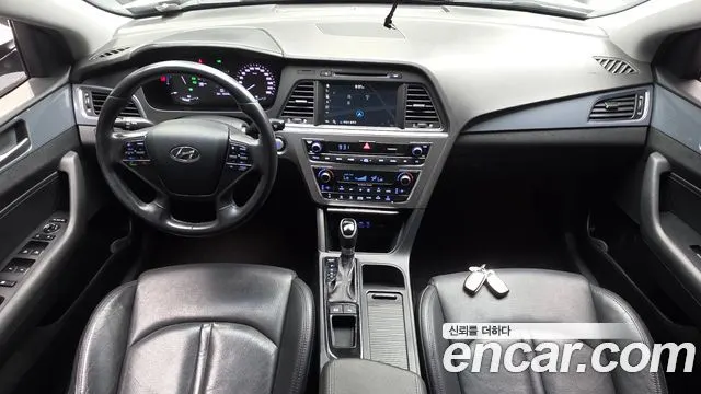 HYUNDAI SONATA HYBRID 2015 — 165 875 км, белый, Корея — под ключ — фото 7