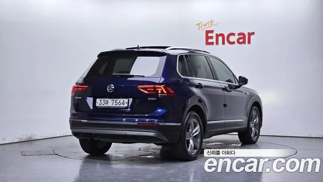 VOLKSWAGEN TIGUAN 2018 — 170 537 км, синий, Корея — под ключ — фото 2