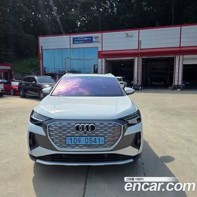 AUDI Q4 E-TRON 2025