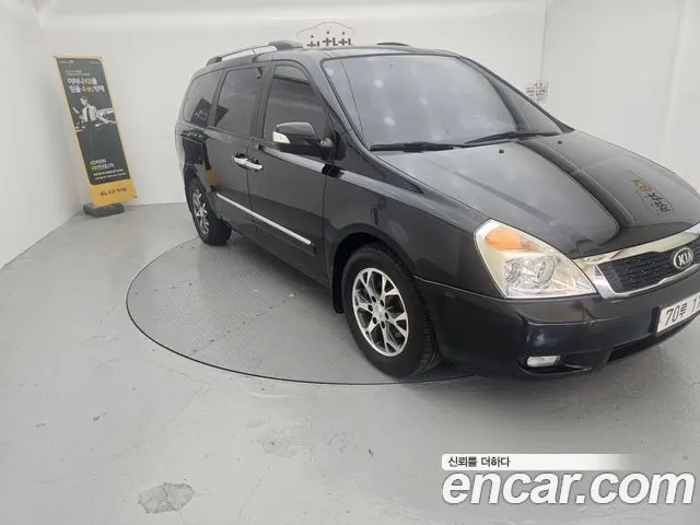 KIA CARNIVAL R 2013