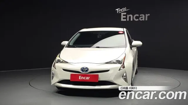 TOYOTA PRIUS 2018 — 140 796 км, белый, Корея — под ключ — фото 3