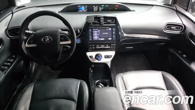 TOYOTA PRIUS 2018 — 140 796 км, белый, Корея — под ключ — фото 7