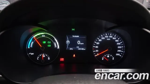 KIA K5 HYBRID 2018 — 144 148 км, серебристый, Корея — под ключ — фото 8