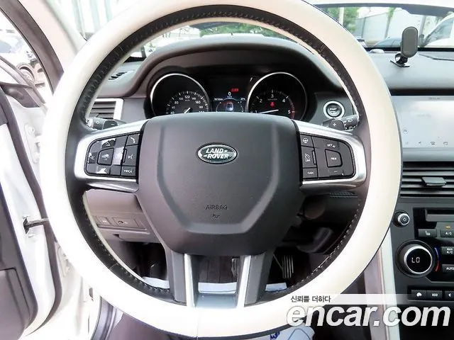 LAND ROVER DISCOVERY SPORT 2017 — 138 731 км, белый, Корея — под ключ — фото 8