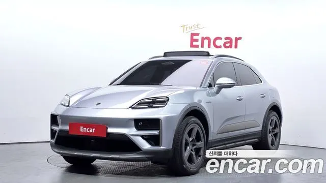 PORSCHE MACAN 2025