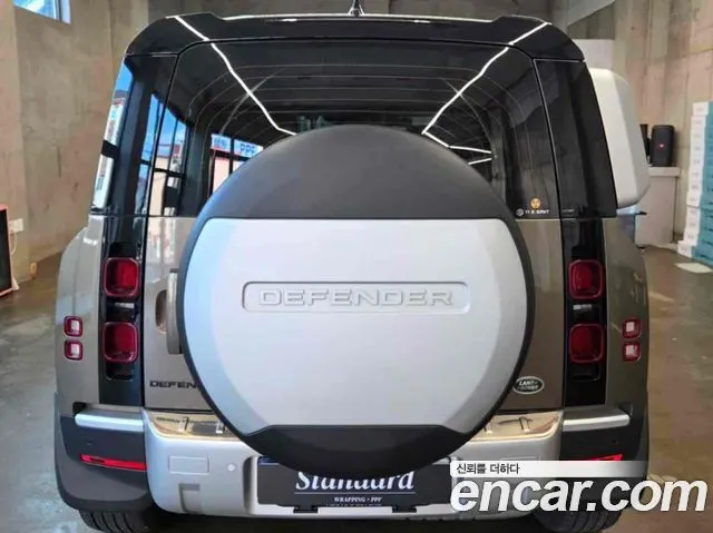 LAND ROVER DEFENDER 2023 — 43 500 км, светло-золотистый, Корея — под ключ — фото 2