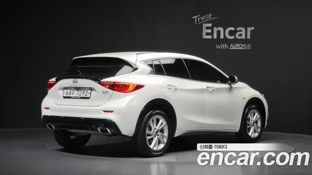 INFINITI Q30 — из Кореи под ключ