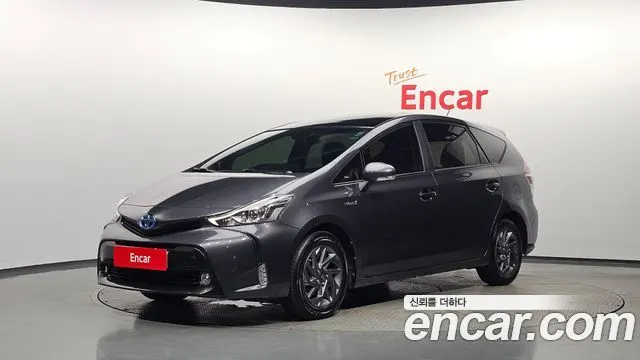 Toyota Prius V — из Кореи под ключ