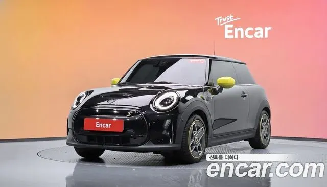 MINI COOPER ELECTRIC 2023 — 21 505 км, чёрный, Корея — под ключ — фото 2