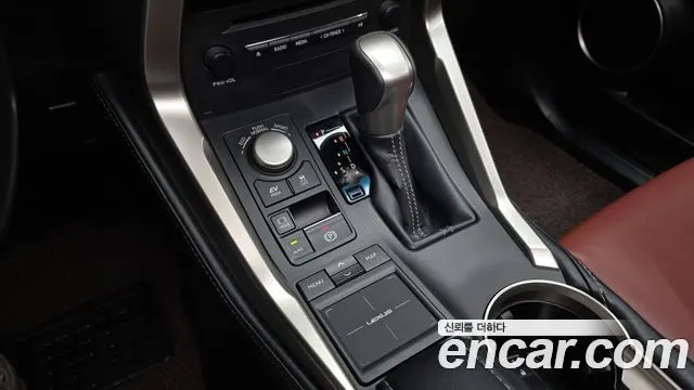 LEXUS NX300H 2017 — 123 383 км, белый, Корея — под ключ — фото 9