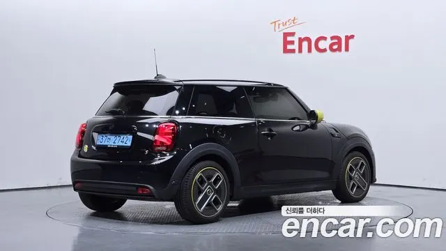 MINI COOPER ELECTRIC 2023 — 23 250 км, чёрный, Корея — под ключ — фото 2