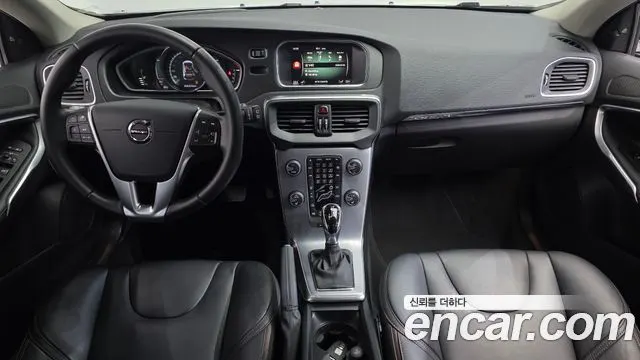 VOLVO V40 CROSS COUNTRY 2019 — 85 307 км, серый, Корея — под ключ — фото 7