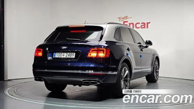 BENTLEY BENTAYGA 2019 — 49 842 км, синий, Корея — под ключ — фото 2