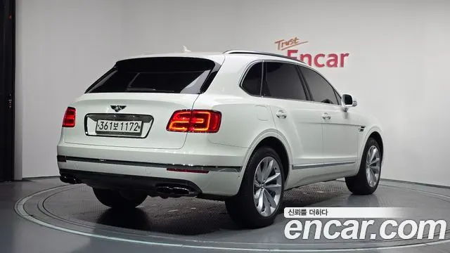 BENTLEY BENTAYGA 2020 — 50 579 км, белый, Корея — под ключ — фото 2