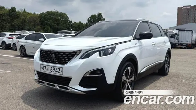 PEUGEOT 5008 2018