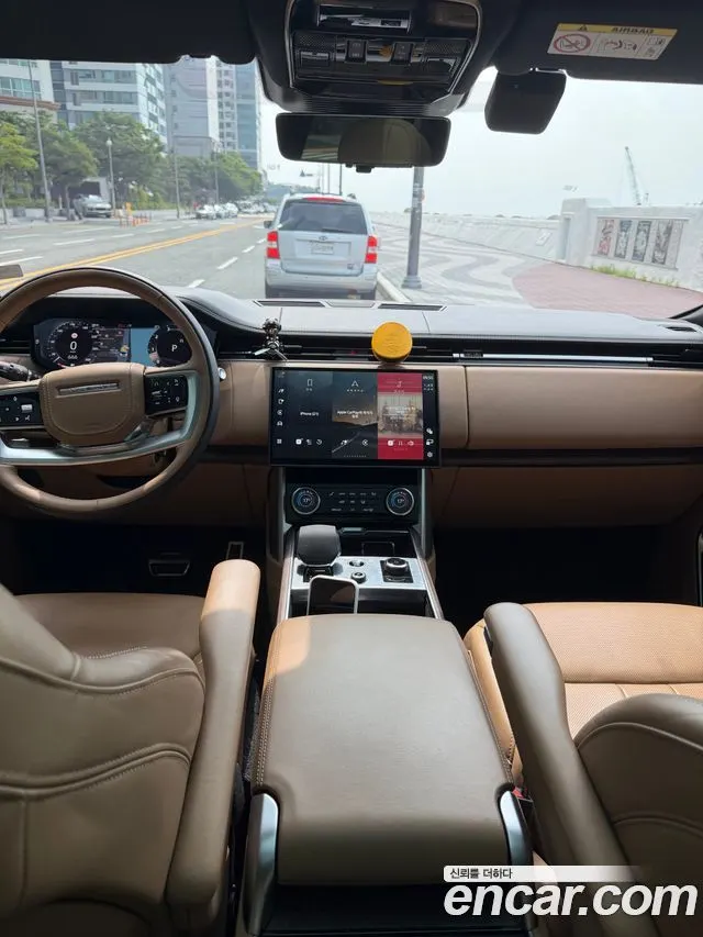 LAND ROVER RANGE ROVER (5 ПОК.) 2023 — 75 000 км, светло-золотистый, Корея — под ключ — фото 9