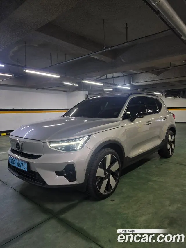 VOLVO XC40 RECHARGE 2024 — 12 700 км, серебристый, Корея — под ключ — фото 1