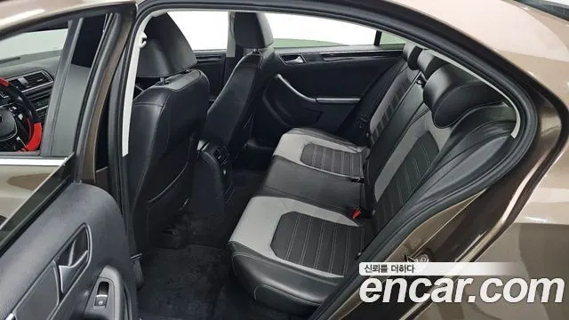 VOLKSWAGEN JETTA 2015 — 110 496 км, коричневый, Корея — под ключ — фото 11
