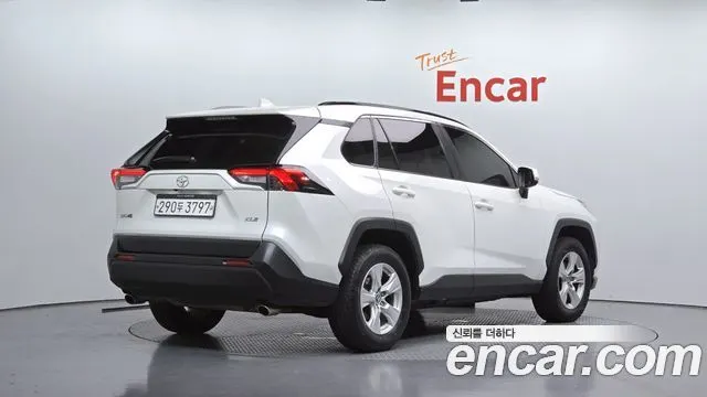TOYOTA RAV4 2019 — 68 820 км, белый, Корея — под ключ — фото 2