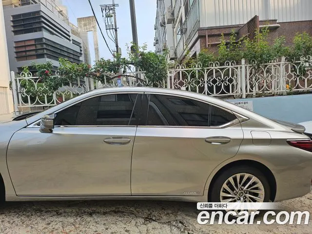 LEXUS ES300H 2022 — 10 800 км, белый-перламутр, Корея — под ключ — фото 2