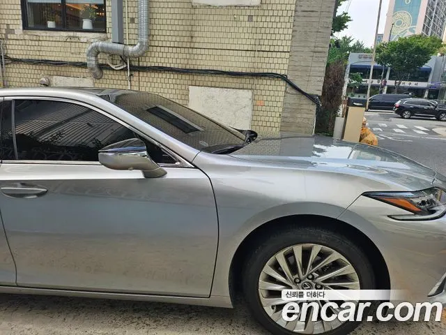 LEXUS ES300H 2022 — 10 800 км, белый-перламутр, Корея — под ключ — фото 5