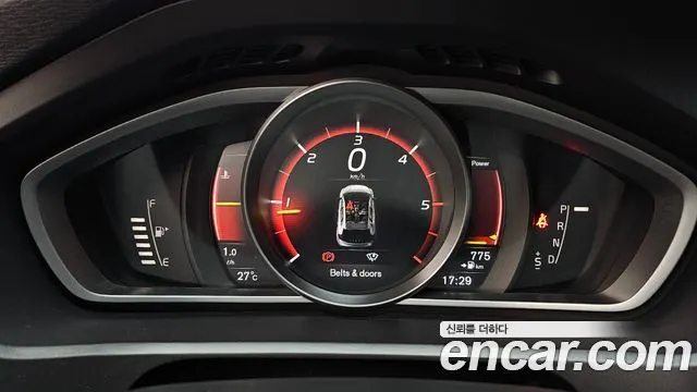 VOLVO V40 CROSS COUNTRY 2019 — 91 200 км, серый, Корея — под ключ — фото 8