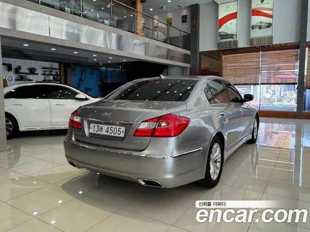 HYUNDAI GENESIS 2013 — 145 030 км, серебристо-серый, Корея — под ключ — фото 2