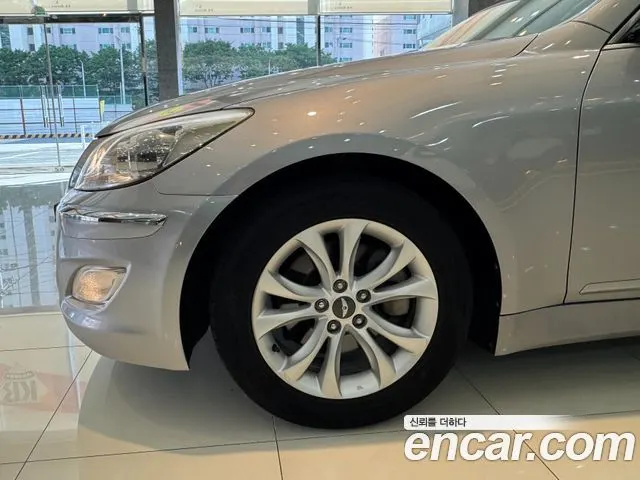 HYUNDAI GENESIS 2013 — 145 030 км, серебристо-серый, Корея — под ключ — фото 5