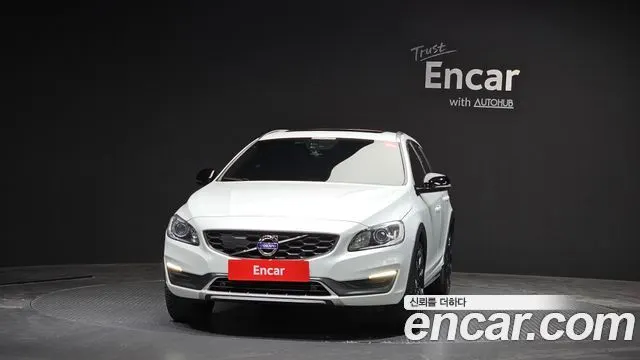 VOLVO V60 CROSS COUNTRY 2016 — 145 581 км, белый, Корея — под ключ — фото 3
