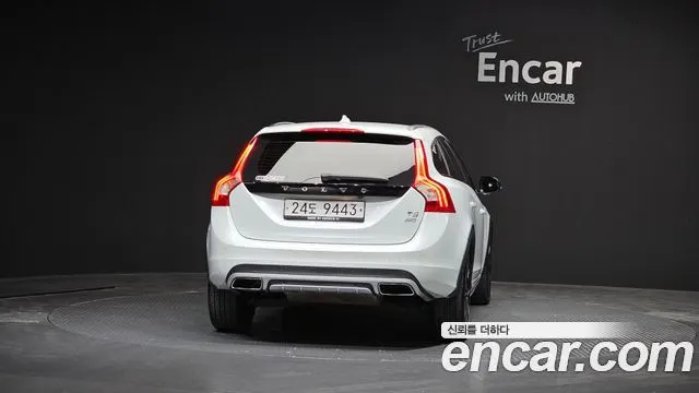 VOLVO V60 CROSS COUNTRY 2016 — 145 581 км, белый, Корея — под ключ — фото 4