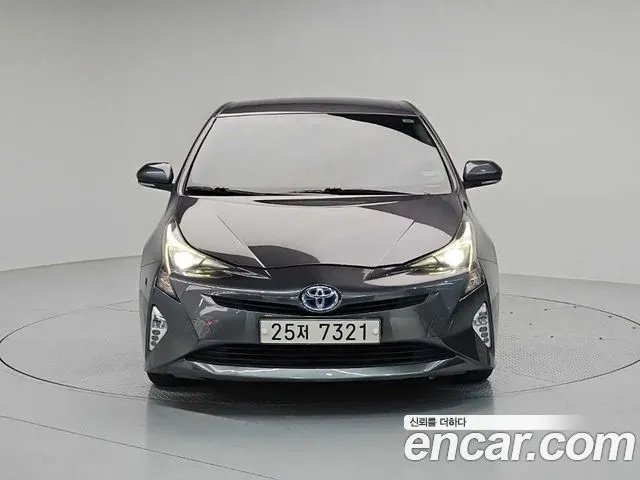 TOYOTA PRIUS 2017