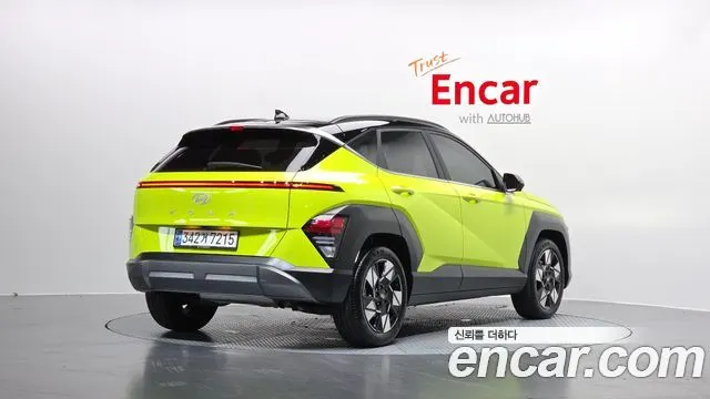 HYUNDAI KONA HYBRID 2023 — 5 215 км, жёлтый, Корея — под ключ — фото 2