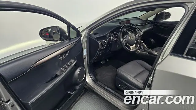 LEXUS NX300H 2019 — 128 692 км, серебристо-серый, Корея — под ключ — фото 11
