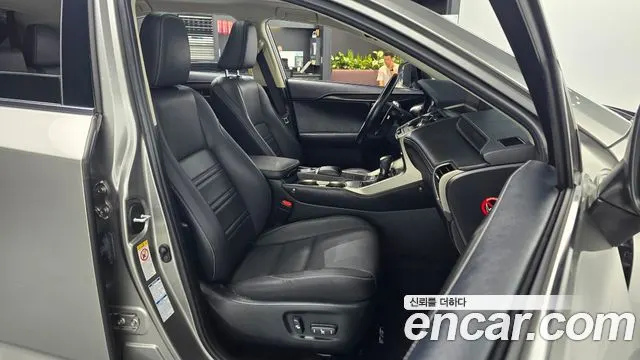 LEXUS NX300H 2019 — 128 692 км, серебристо-серый, Корея — под ключ — фото 10