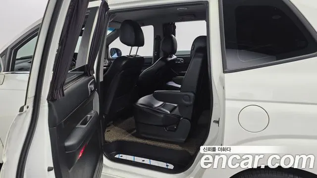 KGM KORANDO TURISMO 2019 — 60 816 км, белый, Корея — под ключ — фото 11