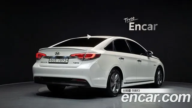 HYUNDAI SONATA HYBRID 2017 — 167 400 км, белый, Корея — под ключ — фото 2