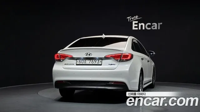 HYUNDAI SONATA HYBRID 2017 — 167 400 км, белый, Корея — под ключ — фото 4