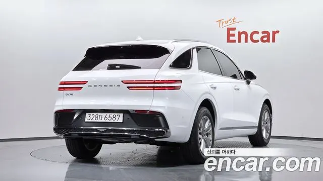 GENESIS GV70 — из Кореи под ключ
