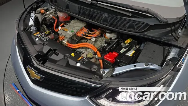 CHEVROLET BOLT 2018 — 82 695 км, светло-серебристый, Корея — под ключ — фото 6