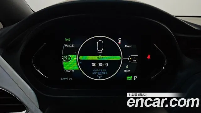 CHEVROLET BOLT 2018 — 82 695 км, светло-серебристый, Корея — под ключ — фото 8